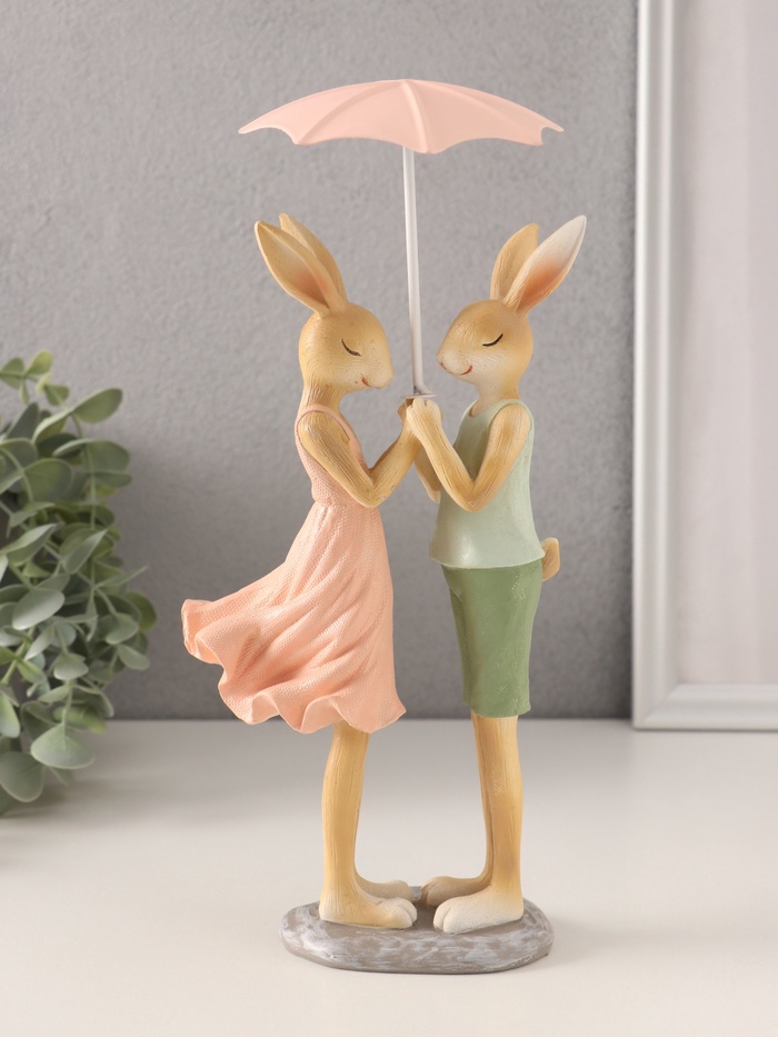 Фигурка полистоун «Романтика. Кролики под зонтом», 12×9.5×25.5 см