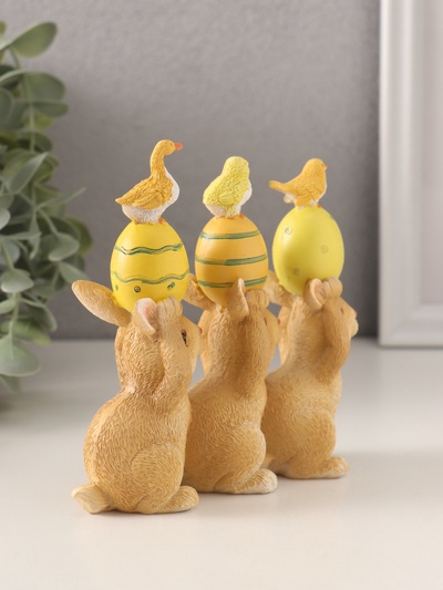 Фигурка полистоун «Зайчики с пасхальными яичками и птичками», 12×4.5×12.5 см