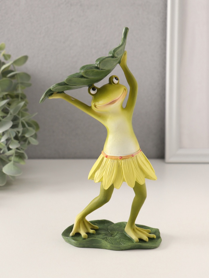 Фигурка полистоун «Лягушонок в набедренной повязке из листьев», 11×5×20 см - Фото 1