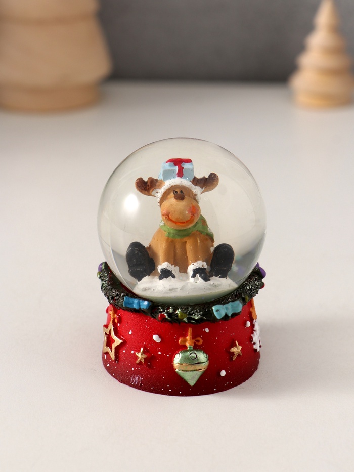 Снежный шар новогодний стеклянный «Лосик», полистоун, 4×4×6.2 см - Фото 1