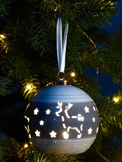 Ёлочный шар с подсветкой «Олень», 10×8.8×8.8 см, 1 LED, керамика, от батареек LR44×3, керамика, свечение тёплое белое