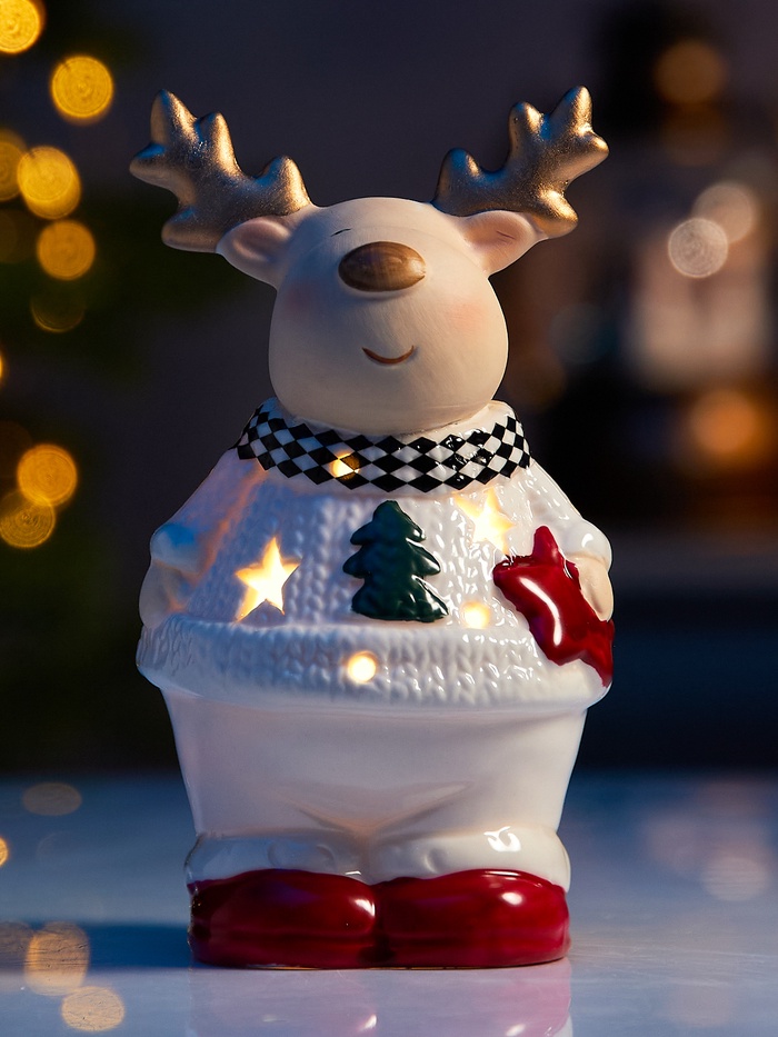Светодиодная фигура «Олененок в свитере», 13.8×6×7 см, 1 LED, керамика, от батареек LR44×3, тёплый белый свет - Фото 1
