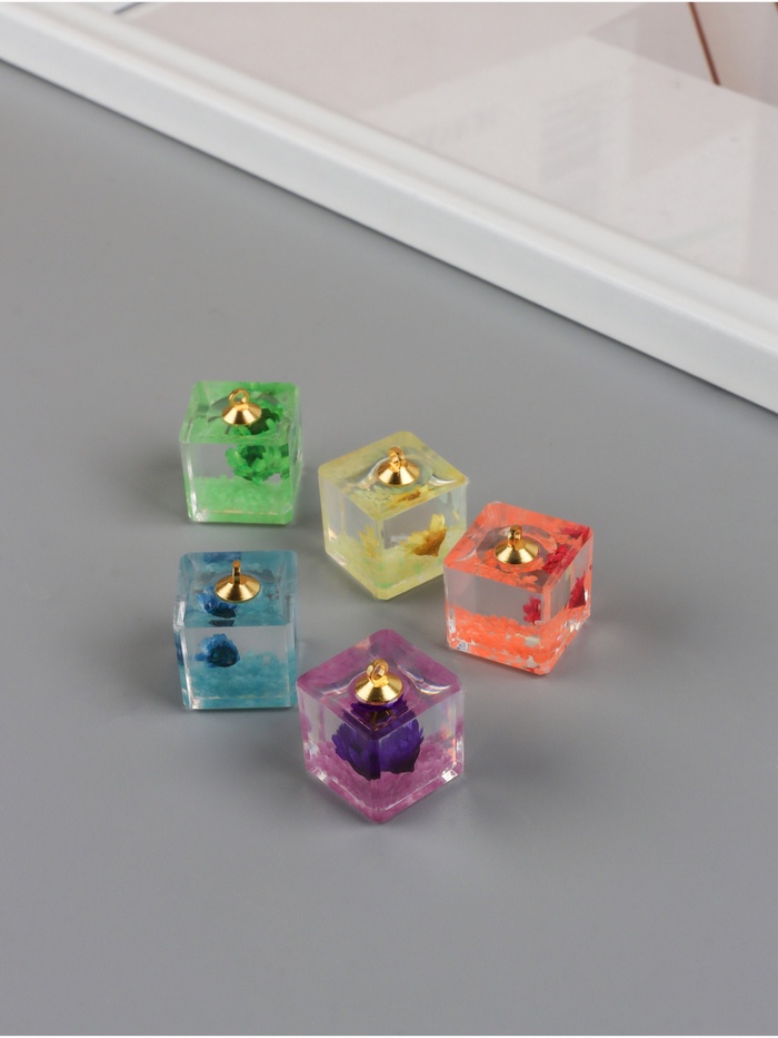 Подвеска для творчества акрил «Цветок в кубе», светится в темноте, 1.6×1.6×1.8 см, МИКС - Фото 1