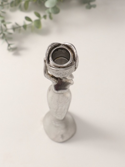 Фигурка-подсвечник на 1 свечу «Девушка с тюльпаном», полистоун, серебро, 6.5×6.5×32 см