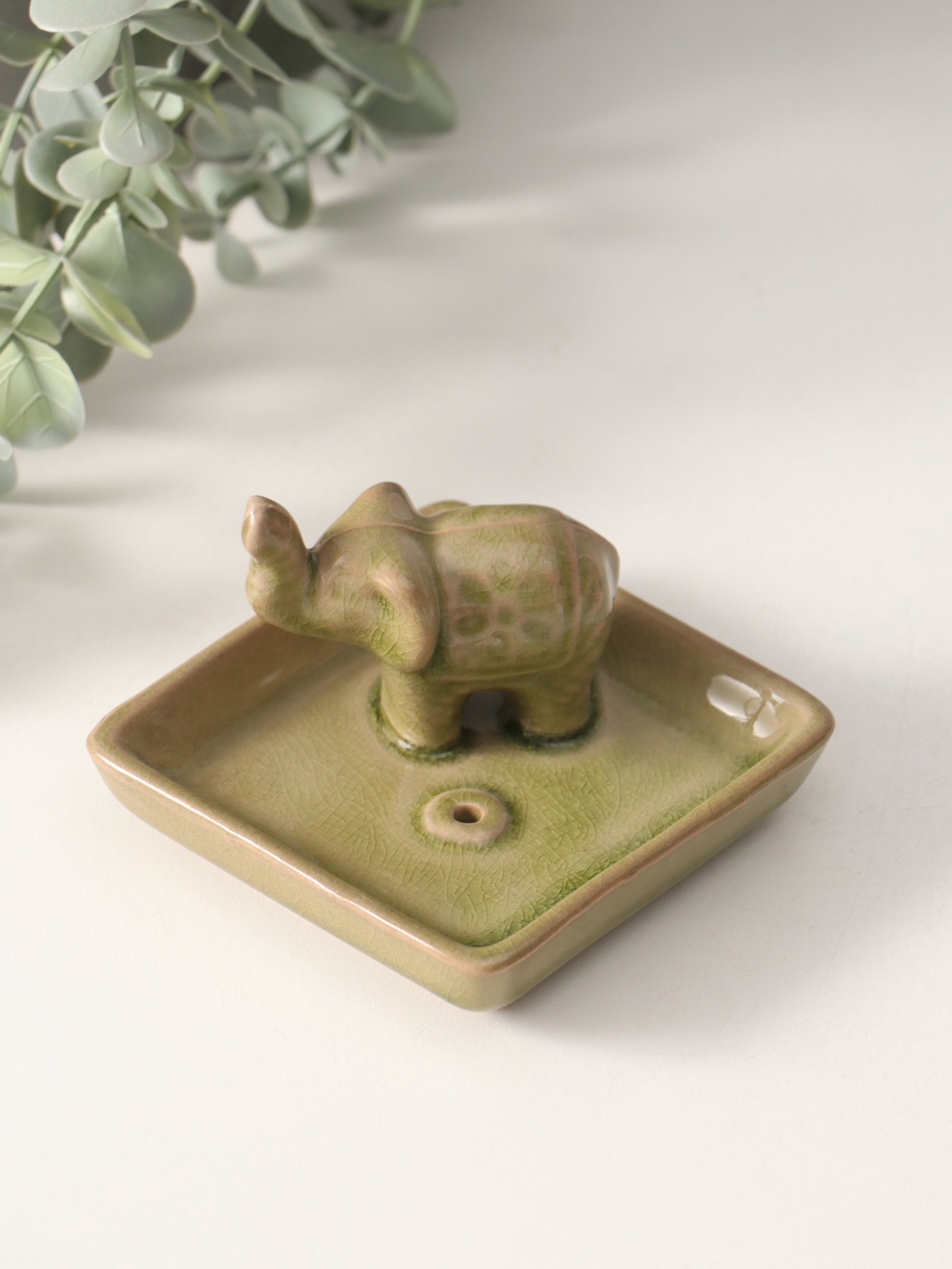 Подставка для благовоний керамика «Слон в цветочной попоне», тёмно-зелёный, 9×9×6 см Подставка для благовоний керамика «Слон в цветочной попоне», тёмно-зелёный, 9×9×6 см
