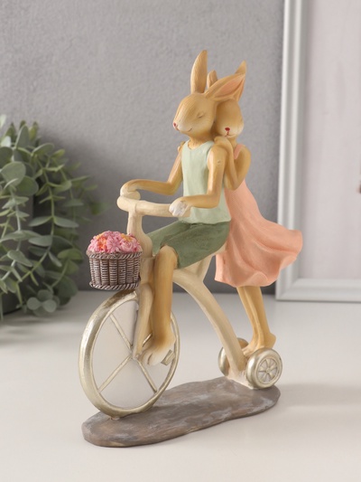 Фигурка полистоун «Романтика. Кролики: катание на велосипеде», 16×6.5×22.5 см