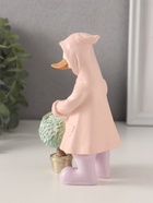 Фигурка полистоун «Утка в дождевике стрижёт цветок», 9×6.5×14.5 см - Фото 2