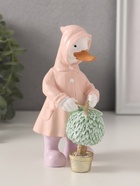 Фигурка полистоун «Утка в дождевике стрижёт цветок», 9×6.5×14.5 см - Фото 5