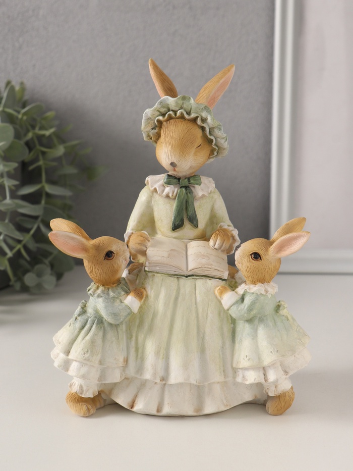 Фигурка полистоун «Мама зайка с дочками: чтение сказок», зелёный, 14×9.5×18.5 см - Фото 1