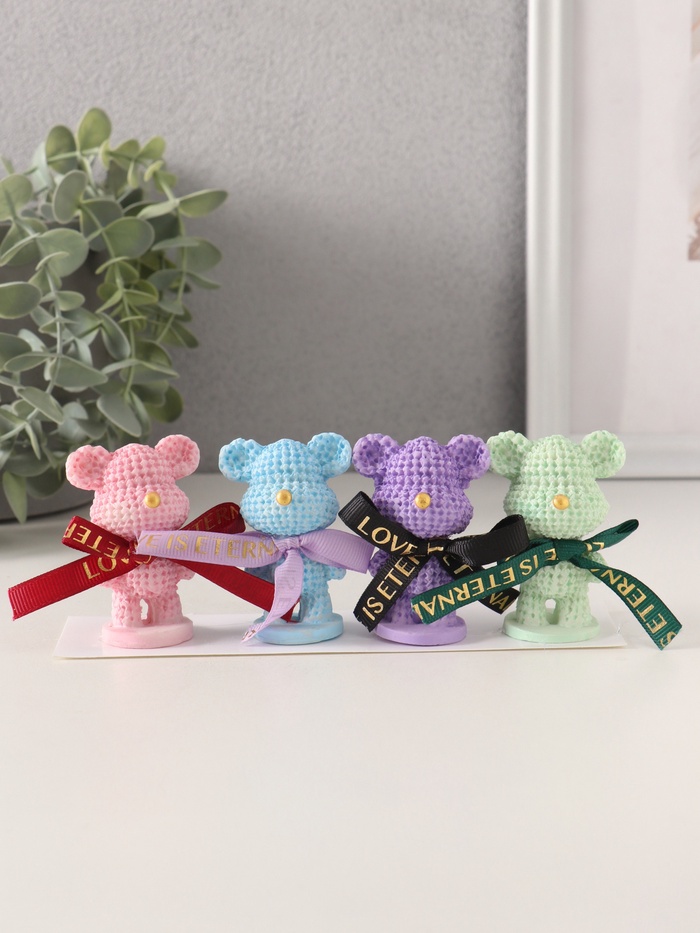 Набор фигурок полистоун «Вязаный мишка с золотым носиком», 4 шт., 3×4.2×6.3 см - Фото 1