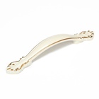 УЦЕНКА Ручка-скоба РС201, м/о 96 мм, белая, с золотой вставкой - Фото 1