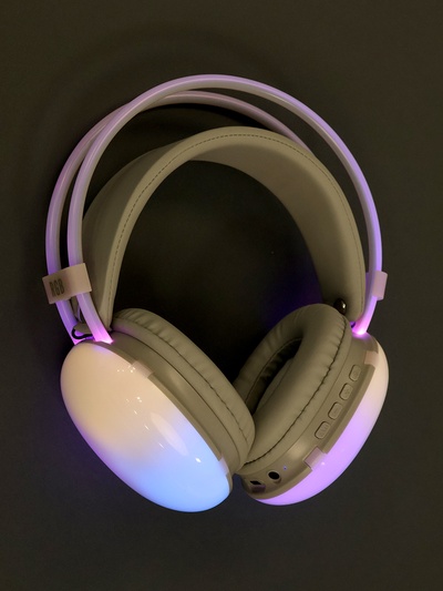 Наушники беспроводные, полноразмерные, Mybit W-33, RGB подсветка, Bluetooth 5.3, 800 мАч, Type-C, RGB подсветка, белые