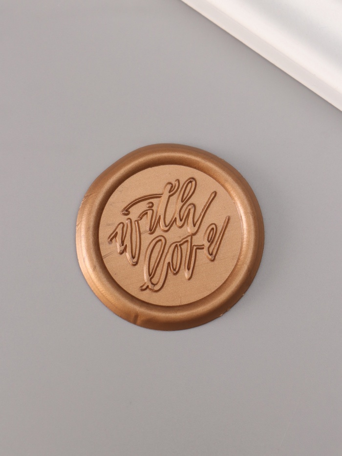 Сургучный оттиск «С любовью», декоративный элемент для приглашений, конвертов и сертификатов, бронза, d=3.2 см - Фото 1