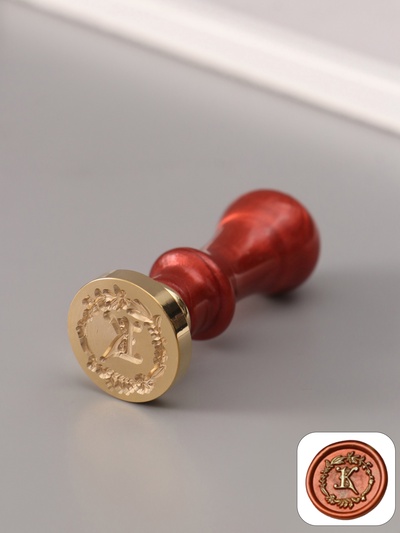 Печать для сургуча с пластиковой ручкой «Венок с буквой K», 2.5×2.5×6.3 см