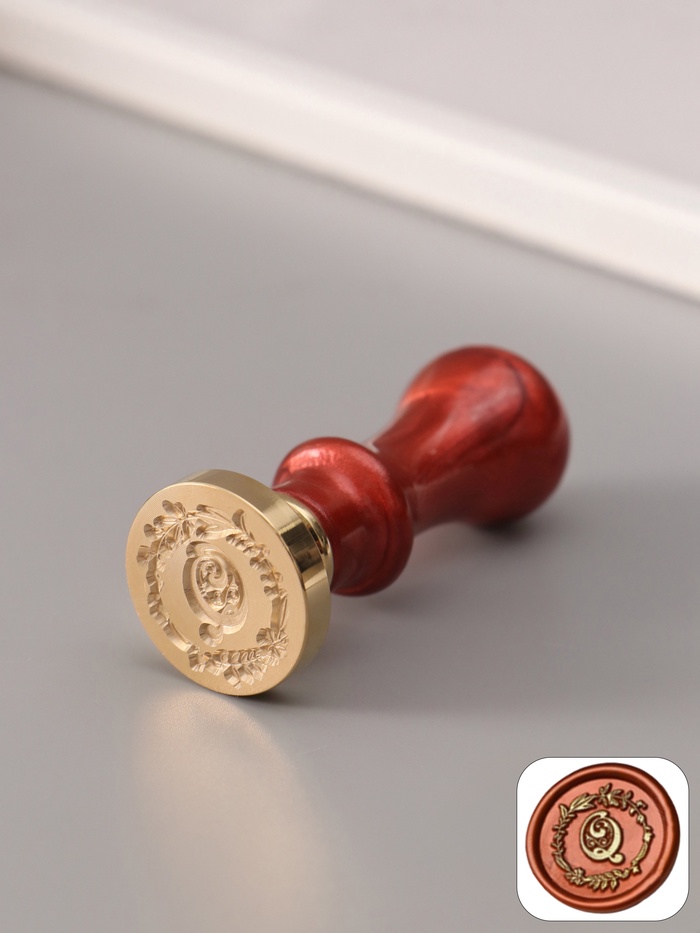 Печать для сургуча с пластиковой ручкой «Венок с буквой Q», 2.5×2.5×6.3 см - Фото 1