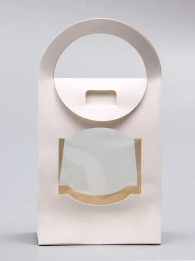 Коробка - пакет подарочная с ручкой, белая с окном, для упаковки сувениров и мини подарков, 16×12×6 см