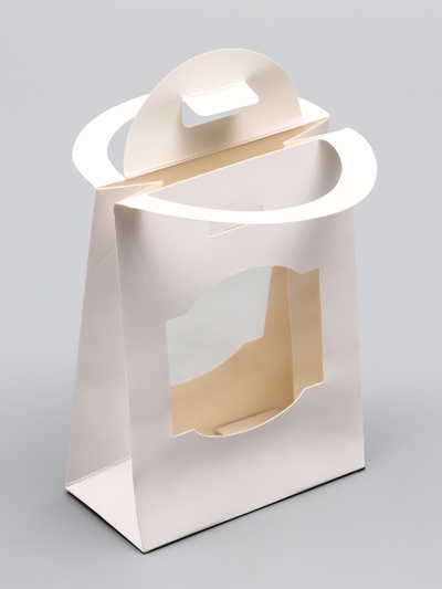 Коробка - пакет подарочная с ручкой, белая с окном, для упаковки сувениров и мини подарков, 16×12×6 см