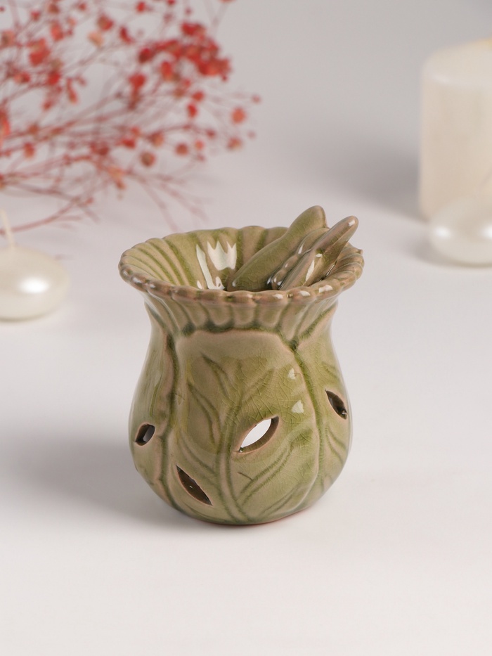 Аромалампа для эфирных масел «Бабочка на цветке», керамика, т. беж, 7.5×8.5×9.8 см - Фото 1