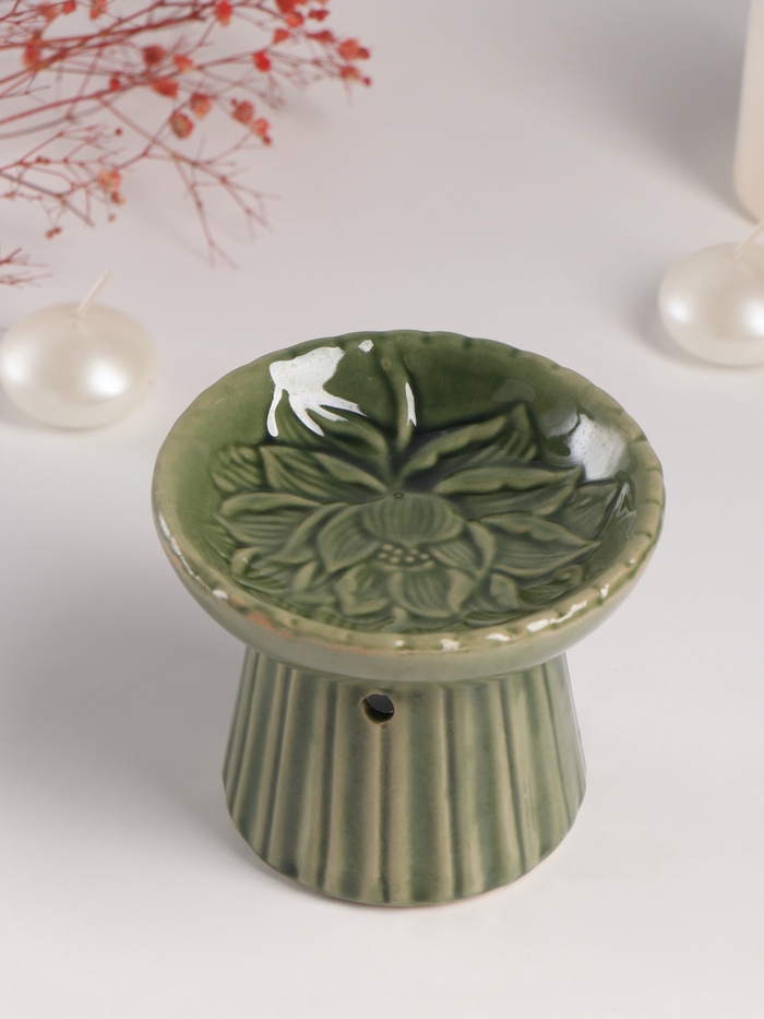 Аромалампа для эфирных масел «Лотос», керамика, т. зелёная, 11.4×11.4×9 см - Фото 1