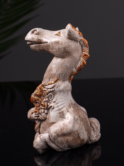 Фигурка гипс «Конь с букетом», 11 см, бежевая