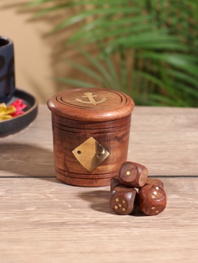 Кости игральные в шкатулке 6,5х6,5х6 см, дерево шишам, латунь