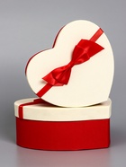 Набор подарочных коробок 2 в 1 "Сердца" красноый - бежевый, 18×18×17.5 - 16×16×6 см - фото 45515030