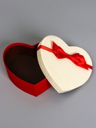 Набор подарочных коробок 2 в 1 "Сердца" красноый - бежевый, 18×18×17.5 - 16×16×6 см - фото 45515033