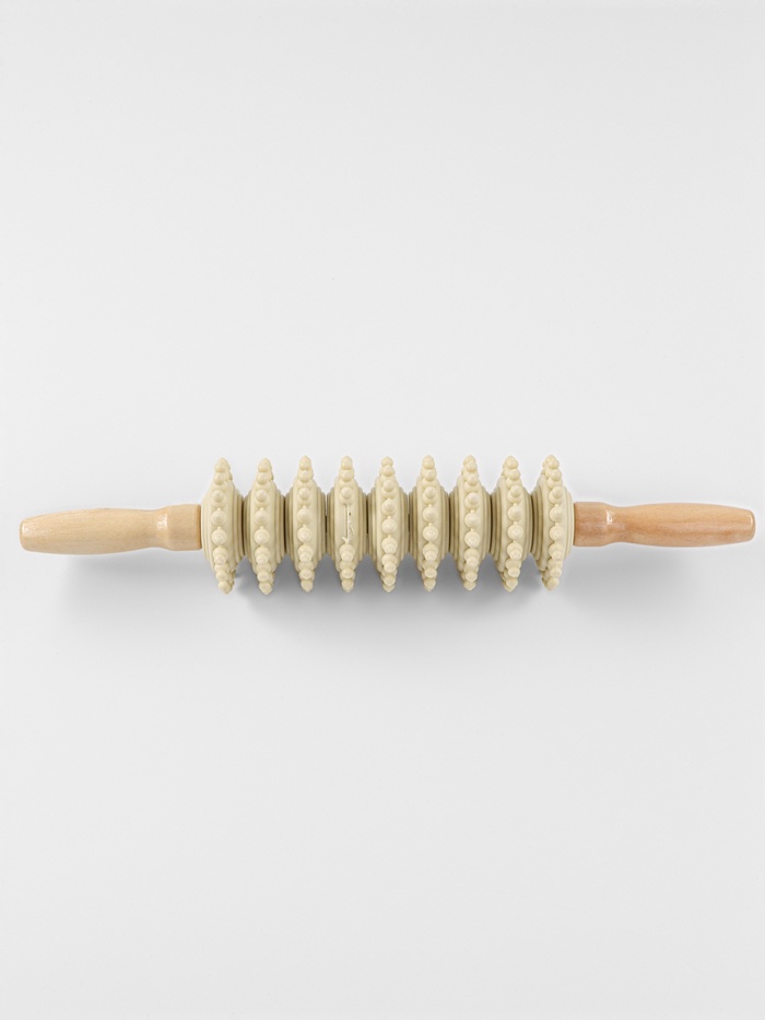 УЦЕНКА Массажёр универсальный «Скалка», 9 колес, 38×7 см, бежевый - Фото 1