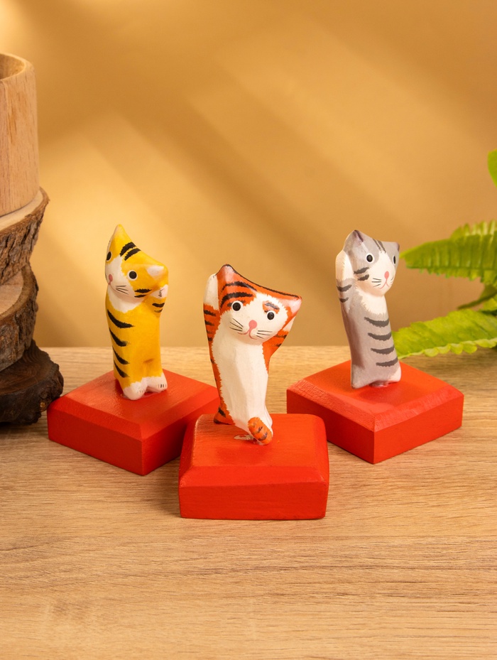 Сувенир на подставке «Котенок», 5×5×9 см, дерево, МИКС