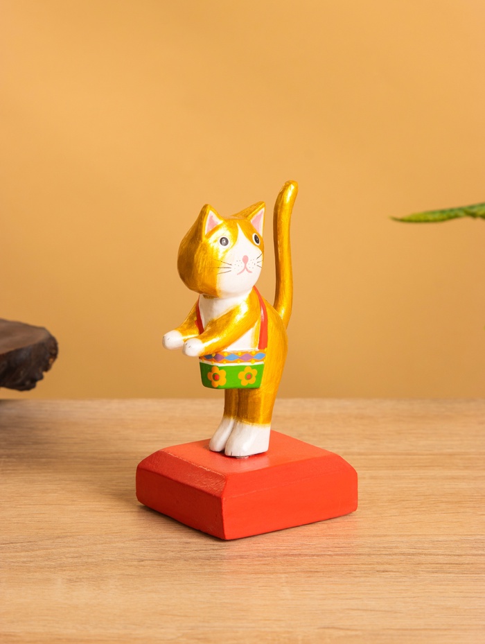 Сувенир на подставке «Кошка с сумочкой», 5×5×11 см, дерево