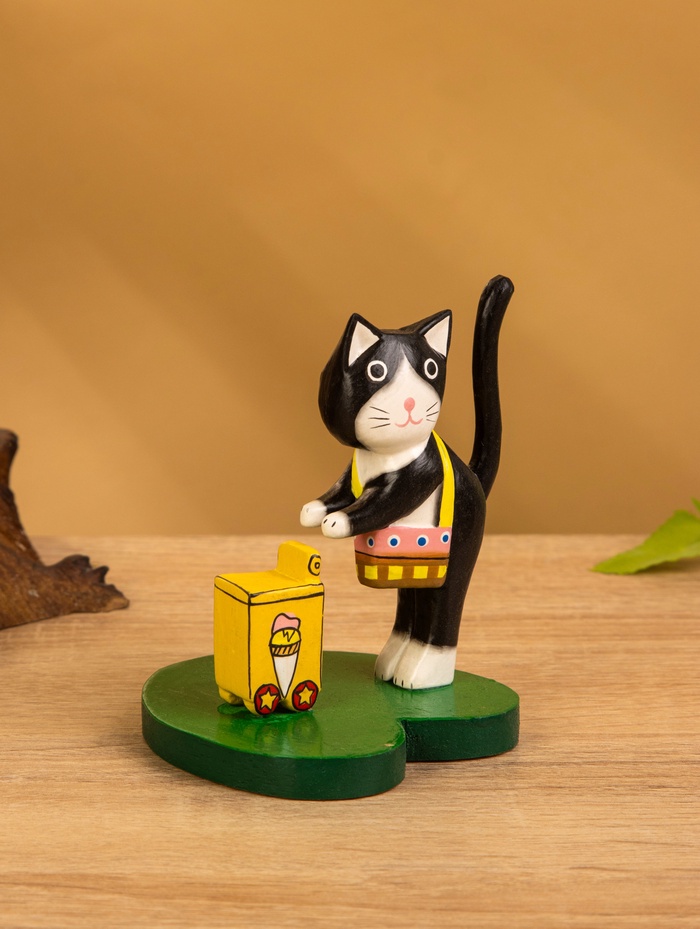 Сувенир на подставке дерево «Кошка мороженщик», 7×8×10 см, дерево