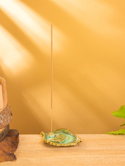 Подставка под благовония «Бабочка на листке», 11×8×1 см, керамика, бежевая