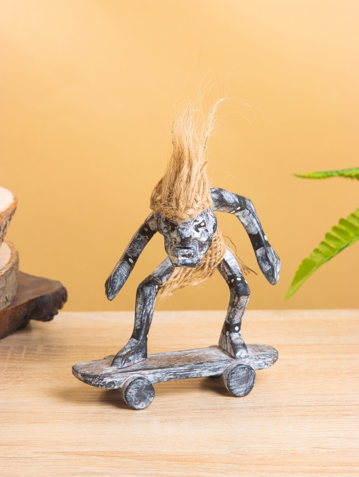 Сувенир «Абориген скейтбордист», 7×12×12 см, дерево