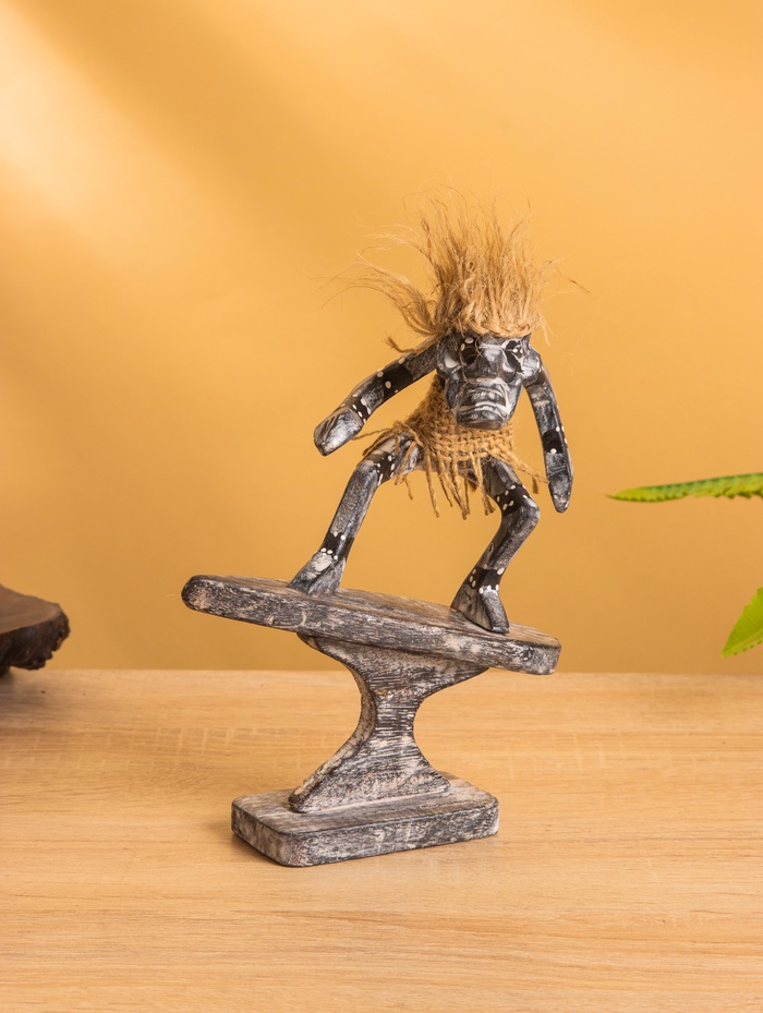 Сувенир «Абориген серфингист», 14×7×17 см, дерево