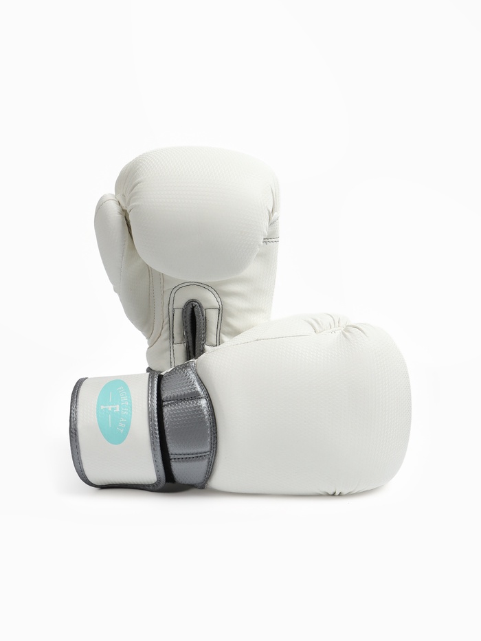 Боксёрские перчатки FIGHT EMPIRE, TIFFANY, белый карбон, размер 12 oz