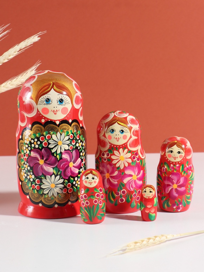 Матрёшка дерево «Цветы», красный платок, 5-кукольная, 19 см