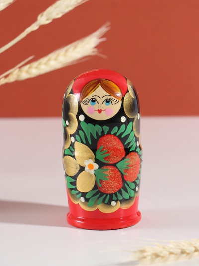 Матрёшка дерево «Наташа», красная, 5-кукольная, 12 см