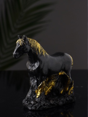 Фигурка гипс «Конь в траве», 12×14×6 см, чёрный с позолотой 10887413