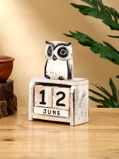 Календарь настольный «Совенок», 11×5×16 см, дерево, чёрно-белый