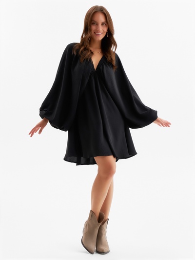 Платье мини женское с глубоким вырезом MINAKU, размер 42, чёрное