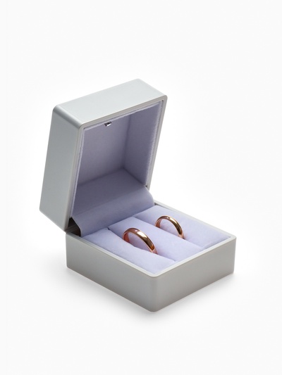 Футляр для 2 колец с подсветкой «Романтика»,6×6×5 см, белый