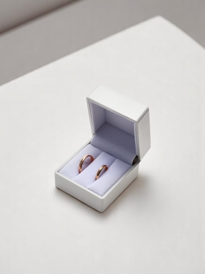 Футляр для 2 колец с подсветкой «Романтика»,6×6×5 см, белый