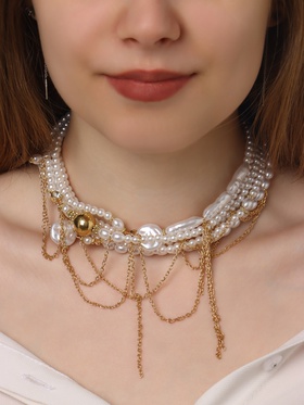Колье «Многослойность» жемчужные бусины, белое в золоте