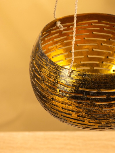 Подсвечник подвесной из кокоса, 14×14×10 см, чёрно-золотой