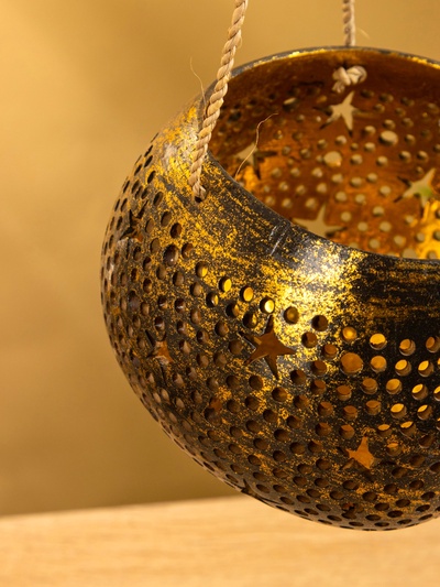 Подсвечник подвесной из кокоса, 14×14×10 см, чёрно-золотой