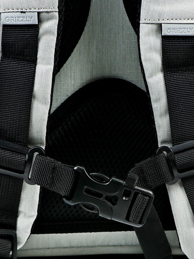 Рюкзак школьный, эргономичная спинка, Grizzly 556, 39×26×19, отделение для ноутбука, серый