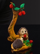 Фигурка полистоун «Ёжики под малиновым деревом», 12.5×6.3×4.3 см - Фото 2