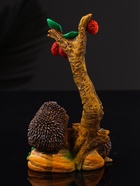 Фигурка полистоун «Ёжики под малиновым деревом», 12.5×6.3×4.3 см - Фото 4