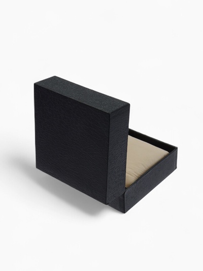 Коробочка подарочная для часов из экокожи, 10×10×6 см, (подушечка 8.3×8.5 см), вставка бежевая, чёрная