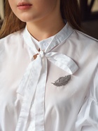 Брошь «Перо» со стразами, белая в серебре - Фото 2